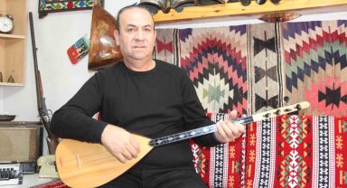 Karamanlı ozandan 'Yıktı Bizi Bu Deprem' türküsü