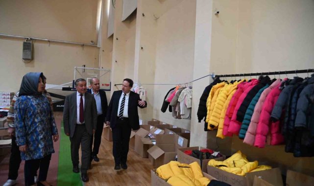 Karesililer deprem bölgesine yardımlarını sürdürüyor