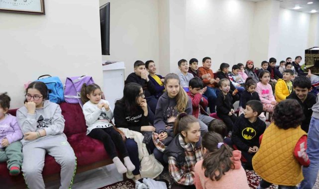Kars Ehlibeyt Derneği'nden çocuklara moral programı