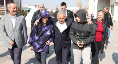Kayseri Büyükşehir'den Depremzede Öğrencilere Ücretsiz Ulaşım İmkanı