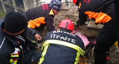 Kayseri İtfaiyesi enkaz altından 18 kişiyi sağ olarak çıkardı