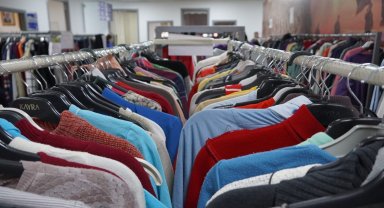 Keçiören Belediyesi depremzedelerin kıyafet taleplerini karşılıyor