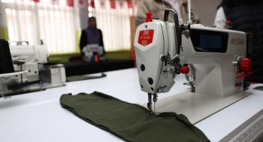 Keçiören Belediyesinden Etlik Halk Eğitim merkezine dikiş makinesi desteği