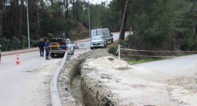 Kemer'de oteller bölgesinin içme suyu hattı yenileniyor