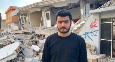 Kendi evinden sağ çıktı, ailesini kurtarmak için girdiği evin enkazında kaldı