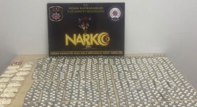 Keşan Otogarı'nda çok sayıda sentetik ecza ile yakalandılar