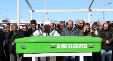 Kimsesiz depremzede Sivas'ta son yolculuğuna uğurlandı