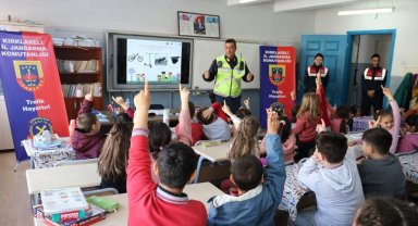 Kırklareli'nde ilkokul öğrencilerine trafik eğitimi
