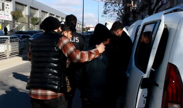 Kırklareli'nde polisin dur ihtarına uymayan araçtan kaçak göçmen çıktı