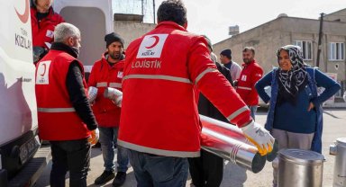 Kızılay'ın 2 bin 300 personeli depremden doğrudan etkilendi