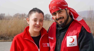 Kızılay'ın gurbetçi ve yabancı gönüllüleri kalplere dokunuyor