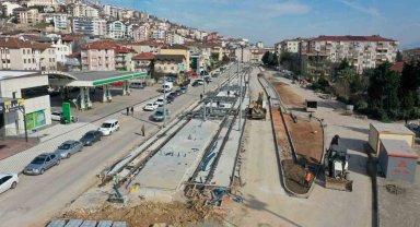 Kuruçeşme tramvay hattı rayları döşeniyor