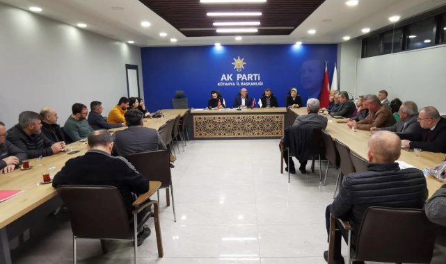 Kütahya AK Parti'de deprem felaketinde yapılan faaliyetler masaya yatırıldı