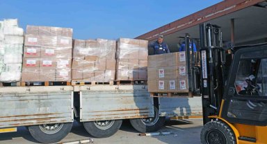 Menteşe'de toplanan yardım kolileri yola çıktı