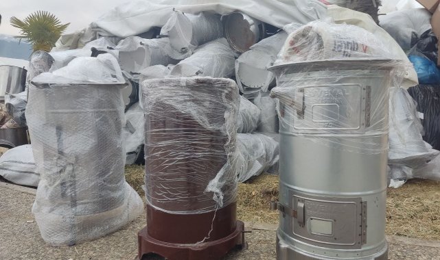 Meslek liselerince depremzedeler için üretilen ürünler çadır kentlerde