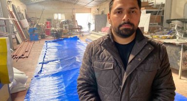Osmaniyeli reklamcı, depremzedelere ücretsiz çadır yapıp göndermeye başladı