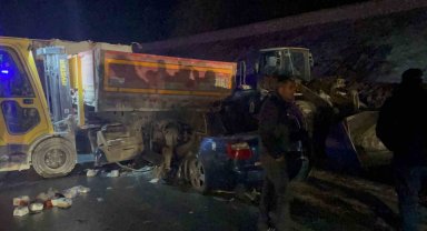 Otomobil tıra arkadan çarptı, sürücü hayatını kaybetti