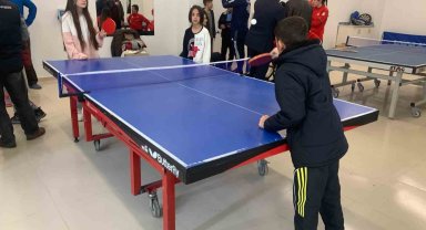 Paralimpik milli sporcular depremzede çocuklarla buluştu