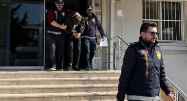 Polis görünümlü dolandırıcı suçüstü yakalandı