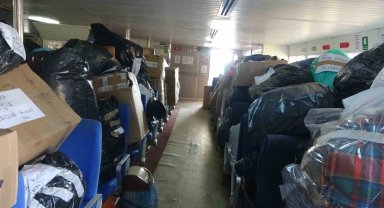 Rodos'tan gelen yardımları orman işçileri karşıladı