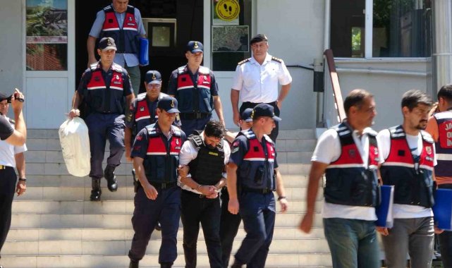 Sanık Ufuk Akçekaya, cinayet gecesi Gelibolu otogarında panik halinde ve üzeri çamurlu halde görülmüş
