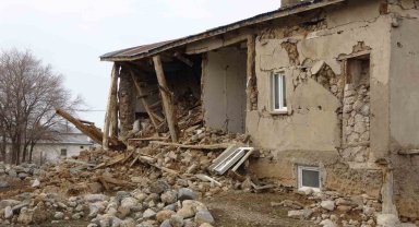 Sarız'da hasar tablosu gün geçtikçe ortaya çıkıyor