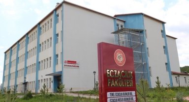 SCÜ Eczacılık Fakültesi akredite oldu