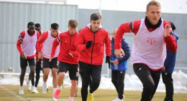 Sivasspor'da Fatih Karagümrük mesaisi