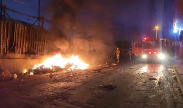 Sultangazi'de satmak için yaktığı kablolar alev topuna döndü