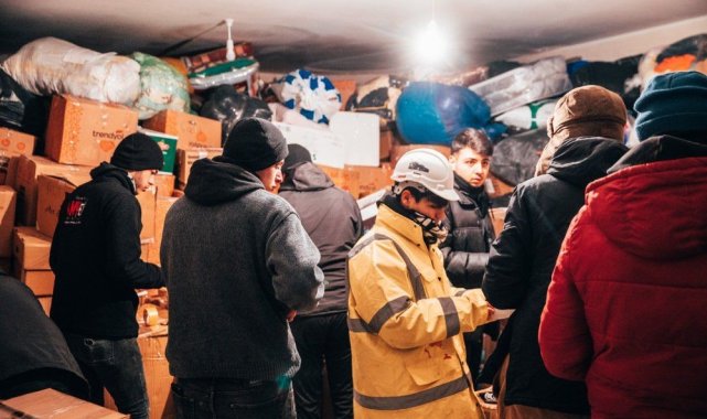 Taraftar topluluğu deprem bölgesinde yaraları sarıyor