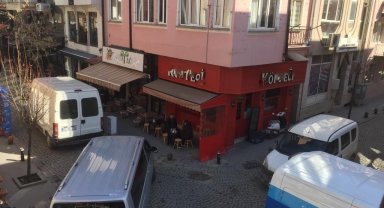 Trafik sıkışınca hem sürücüler hem de sokak sakinleri gerildi