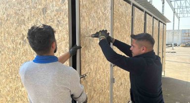Uğur Soğutma'dan deprem bölgesine seyyar banyo ve tuvalet desteği