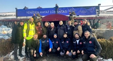 Ünlü şef Ömür Akkor'dan Elbistan'da depremzedeler için ücretsiz lokanta