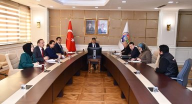Vali vatandaşların sorunlarını dinledi