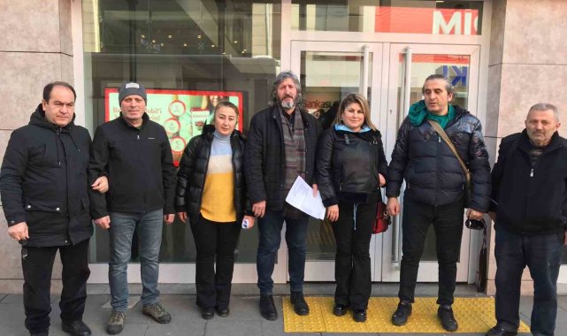 Zonguldak'ta gazeteciler depremzedelere nakdi yardımda bulundu