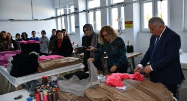 Zor günde liseler bile birer fabrikaya dönüştü