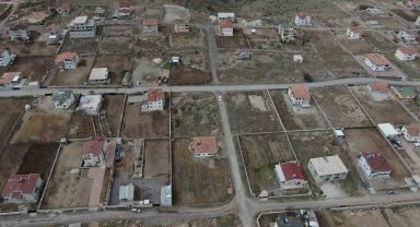 1 haftada 16 kez sallanan mahalle sakinleri diken üstünde