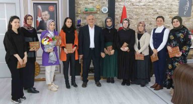 Başkan Öztürk, kadın personelin gününü kutladı
