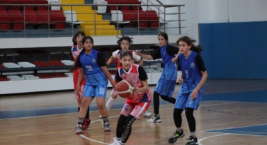 BASKETBOLCULARIN PERFORMANSI GÖZ DOLDURDU