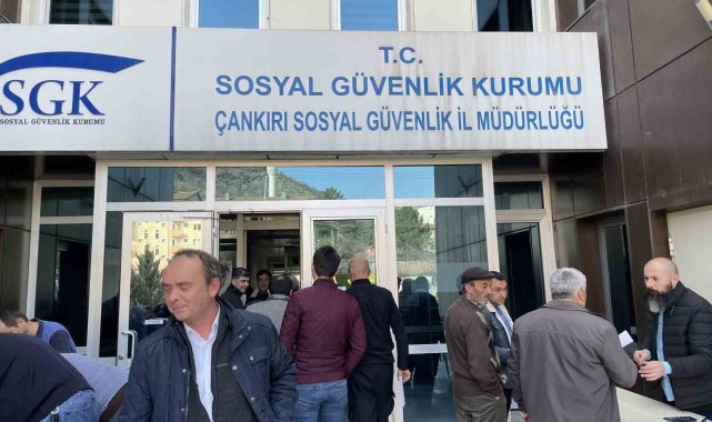 Çankırı'da vatandaşlar EYT başvurusu için soluğu SGK'da aldı