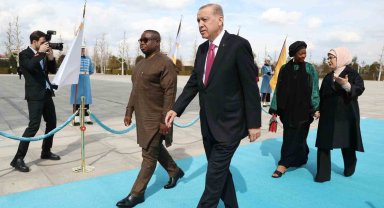 Cumhurbaşkanı Erdoğan, Brunei Darusselam Sultanı Waddaulah'ı resmi törenle karşıladı