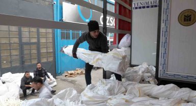 Deprem bölgelerine Yenimahalle desteği sürüyor