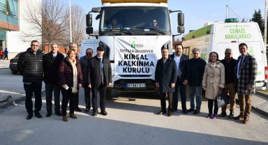 Depremden etkilenen üreticiler için bağışlanan yemler Eskişehir'den yola çıktı