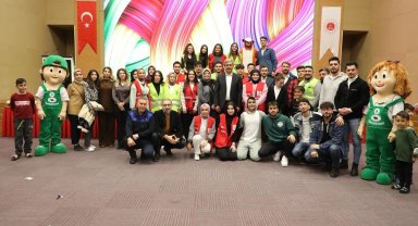 Depremzede aileler ve çocukları belediyenin etkinliğinde moral buldu