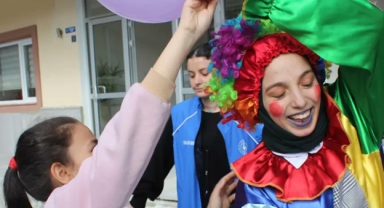 Depremzede Çocuklar, Gençlik Merkezlerinde Moral Depoluyor