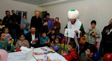 Depremzede çocukların yüzü Sivrihisar'da gülüyor