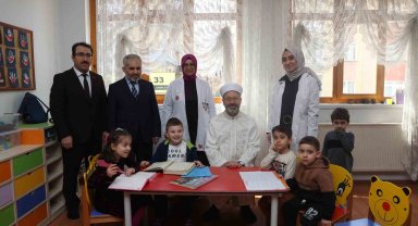 Diyanet İşleri Başkanı Erbaş'tan Keçiören "İyilik Çarşısı"na ziyaret