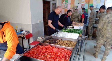 Eskişehirli eğitimcilerin ilk günden itibaren depremzedelere desteği devam ediyor