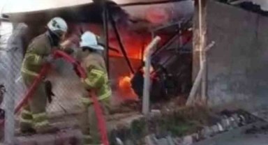 Garajda çıkan yangında traktör ve minibüs küle döndü