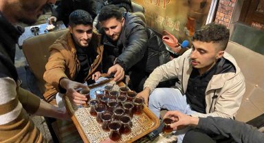 İftardan sahura vazgeçilmez lezzet, közde çay